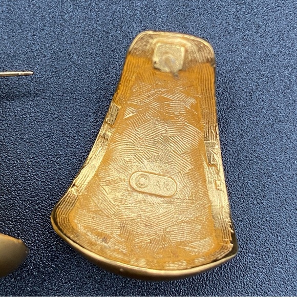 AK Signed Retro 80s Glam Statement Earrings in Brushed Gold Tone - Pierced - Picture 5 of 11